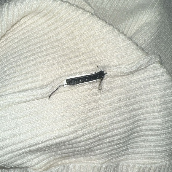 ZARA Women’s White Turtleneck Sweater in Size Small - Picture 5 of 6
